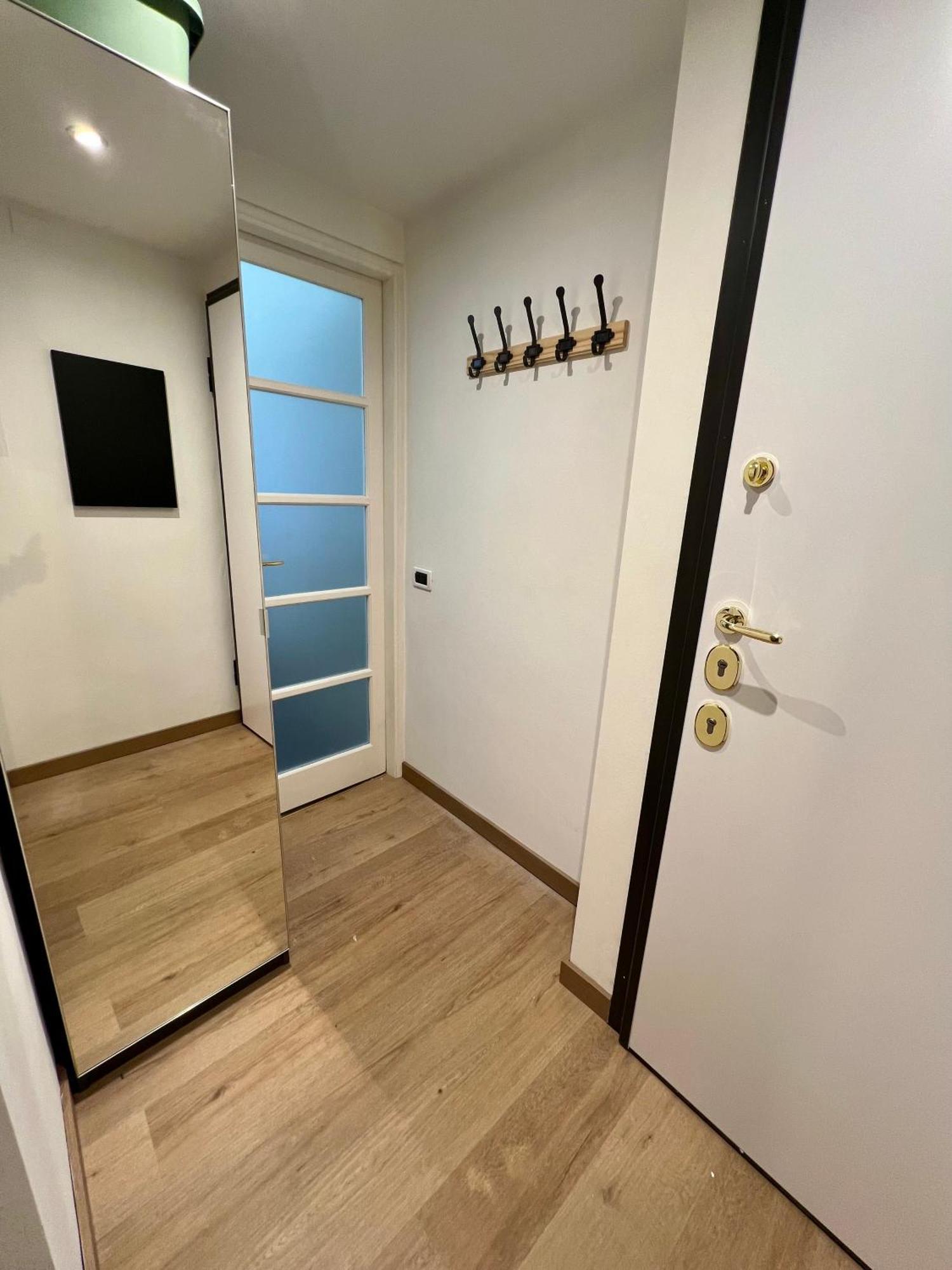 La Bella Milano Charme Apartment 3 Km Away From Duomo/ Netflix & Wi-Fi Included Exterior photo